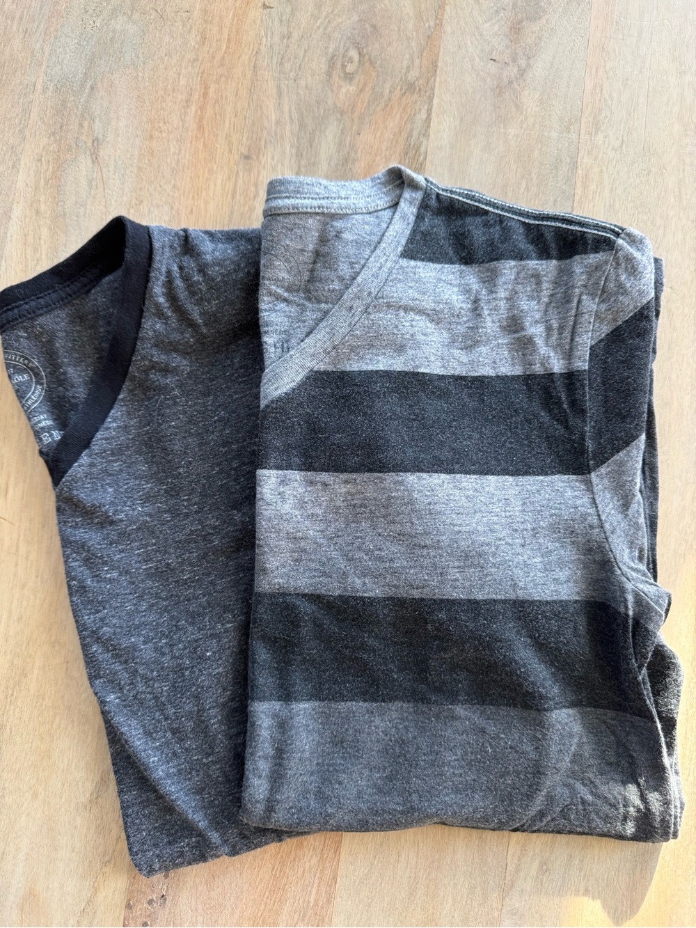 Bundle (2) Men's American Eagle Tees